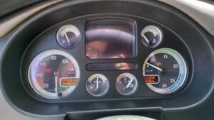 truck CF75IV-FAN 75.360 U 6x2 Space Cab CV457XY 83321